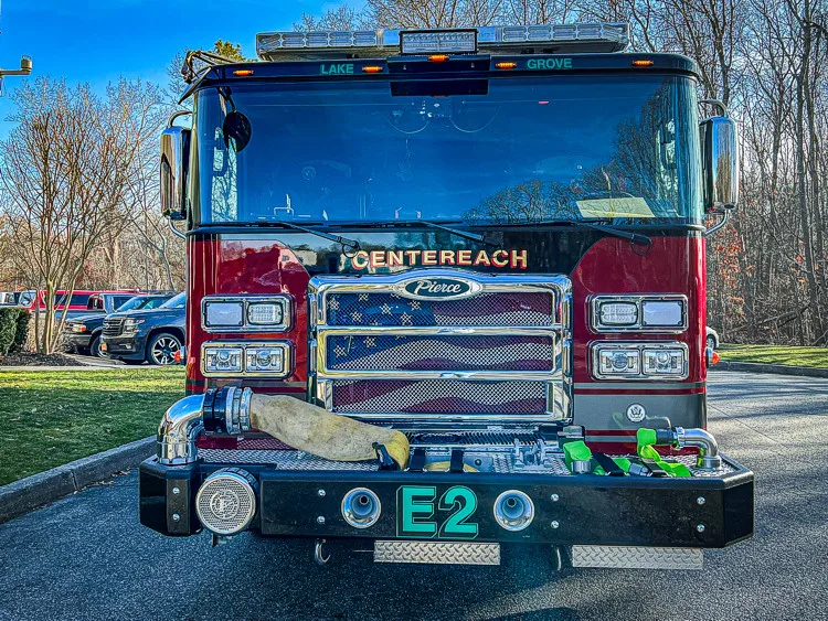 Pierce Enforcer Pumper exterior view, photo 2 of 37