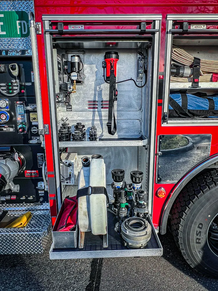 Pierce Enforcer Pumper exterior view, photo 25 of 37