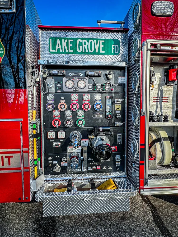 Pierce Enforcer Pumper exterior view, photo 28 of 37