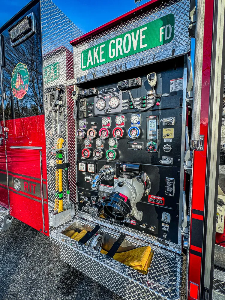 Pierce Enforcer Pumper exterior view, photo 29 of 37