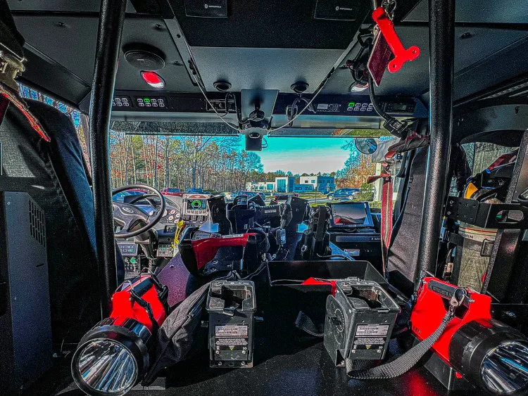 Pierce Enforcer Pumper exterior view, photo 34 of 37