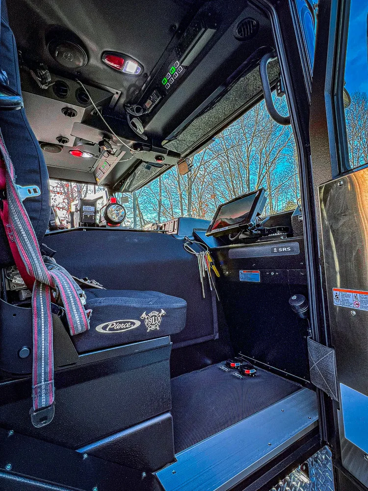 Pierce Enforcer Pumper exterior view, photo 36 of 37