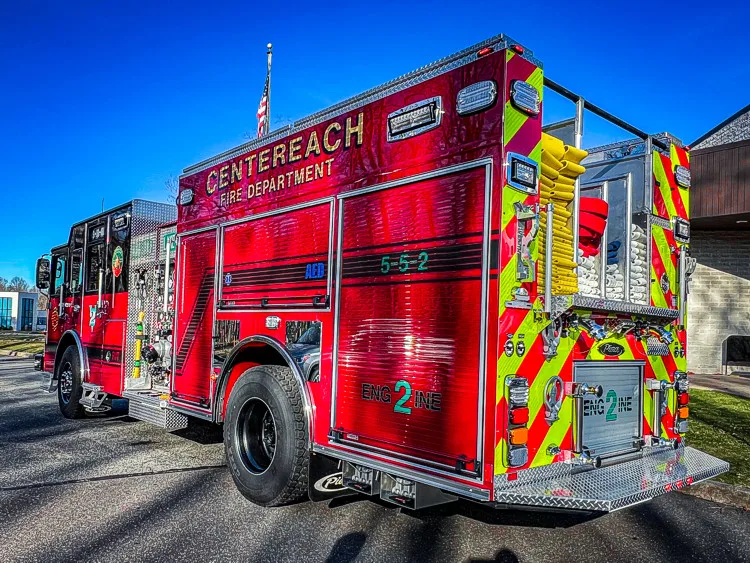 Pierce Enforcer Pumper exterior view, photo 4 of 37