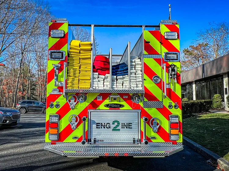 Pierce Enforcer Pumper exterior view, photo 5 of 37