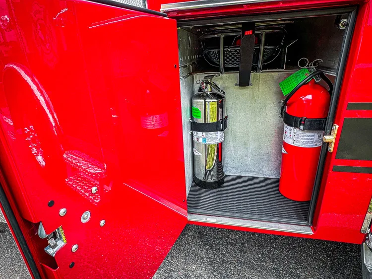 Pierce Enforcer Pumper exterior view, photo 13 of 56