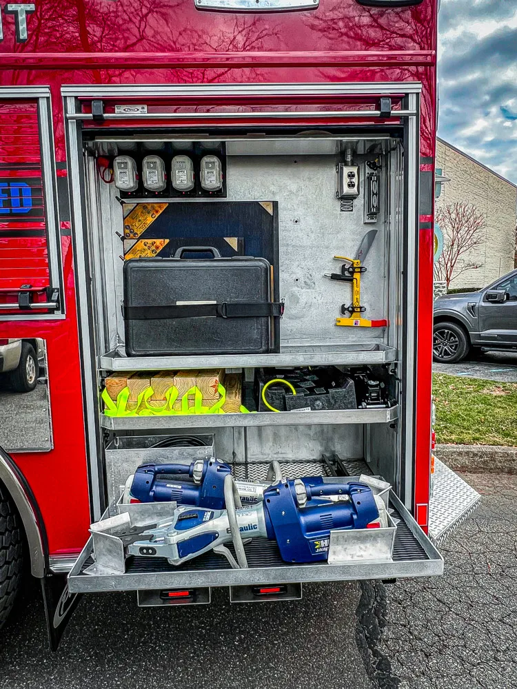 Pierce Enforcer Pumper exterior view, photo 28 of 56