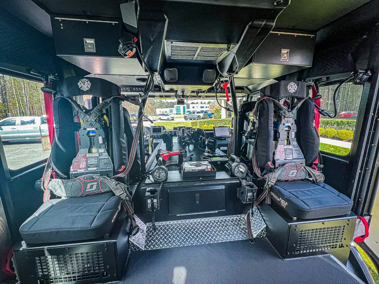 Pierce Enforcer Pumper exterior view, photo 45 of 56