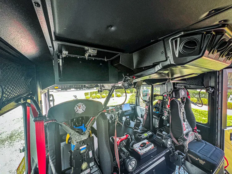 Pierce Enforcer Pumper exterior view, photo 52 of 56