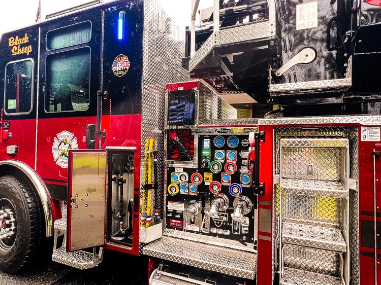 Pierce Enforcer Aerial exterior view, photo 28 of 46