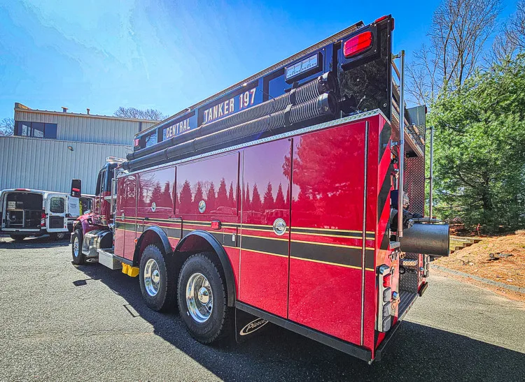 Pierce Saber Tanker exterior view, photo 10 of 42