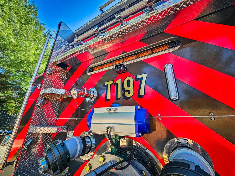 Pierce Saber Tanker exterior view, photo 13 of 42