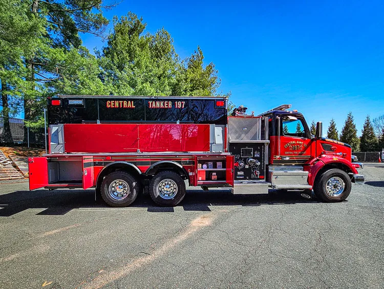 Pierce Saber Tanker exterior view, photo 15 of 42