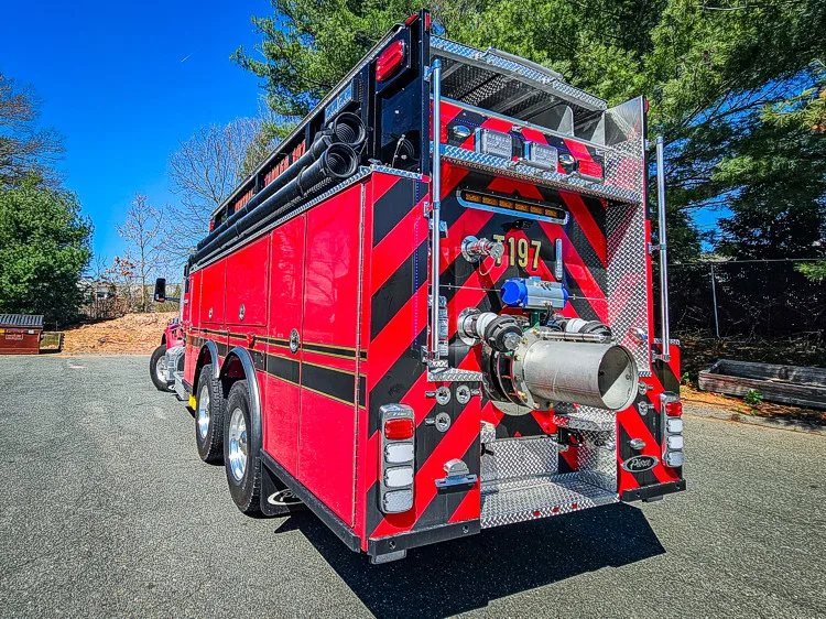 Pierce Saber Tanker exterior view, photo 40 of 42