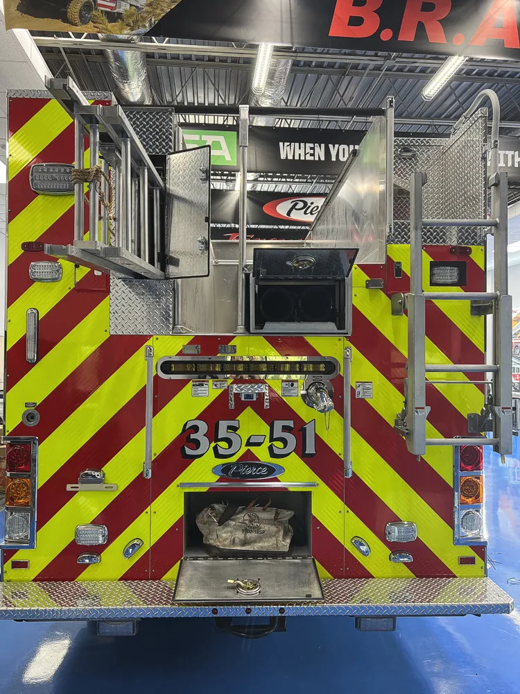 Pierce Enforcer Pumper exterior view, photo 23 of 39