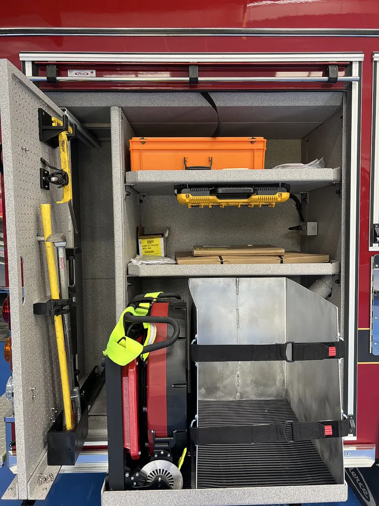 Pierce Enforcer Pumper exterior view, photo 24 of 39