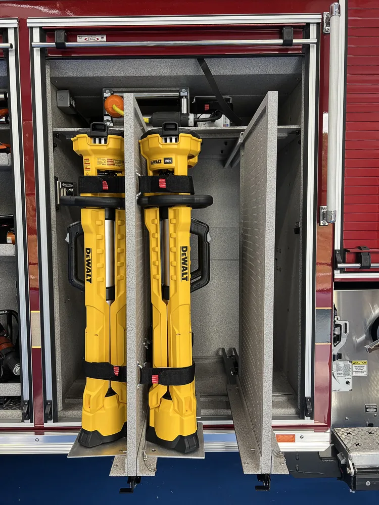 Pierce Enforcer Pumper exterior view, photo 26 of 39