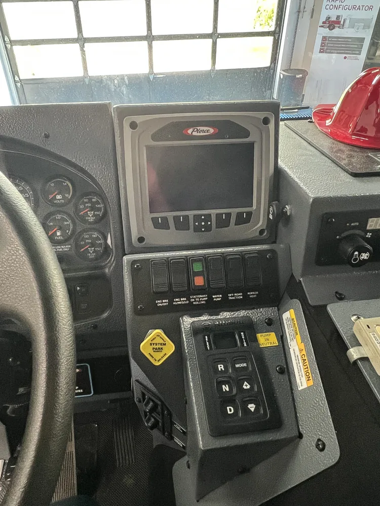 Pierce Enforcer Pumper exterior view, photo 32 of 39