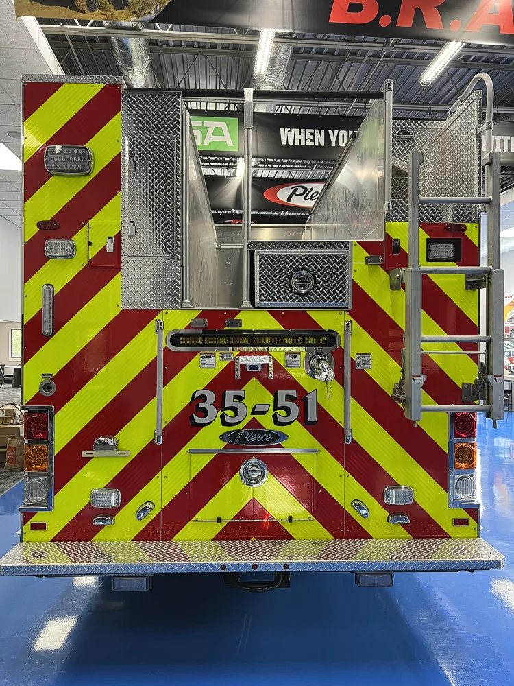 Pierce Enforcer Pumper exterior view, photo 34 of 39