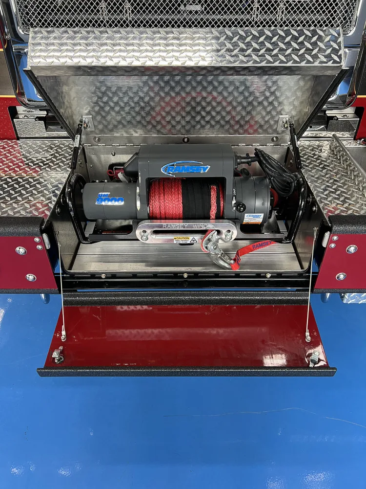 Pierce Enforcer Pumper exterior view, photo 37 of 39