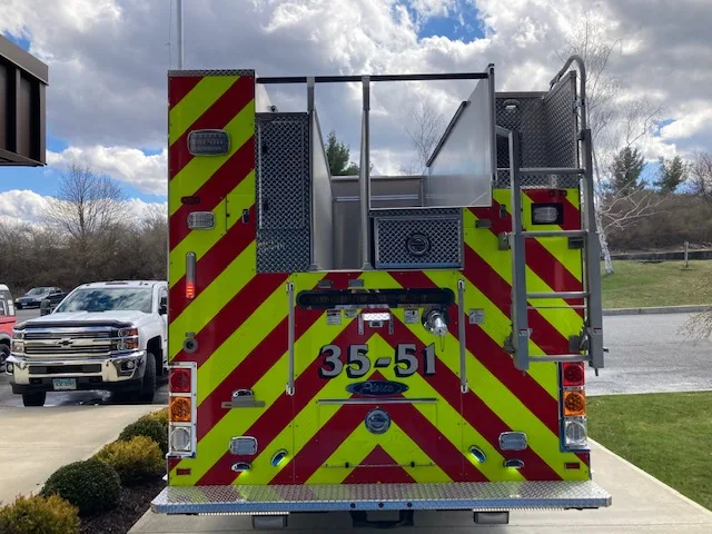 Pierce Enforcer Pumper exterior view, photo 4 of 39