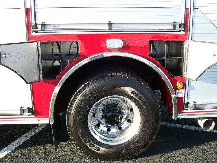 Pierce Saber exterior view, photo 12 of 25