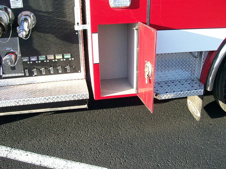 Pierce Saber exterior view, photo 13 of 25