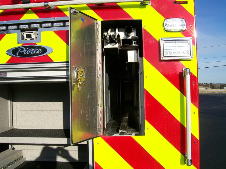 Pierce Saber exterior view, photo 18 of 25