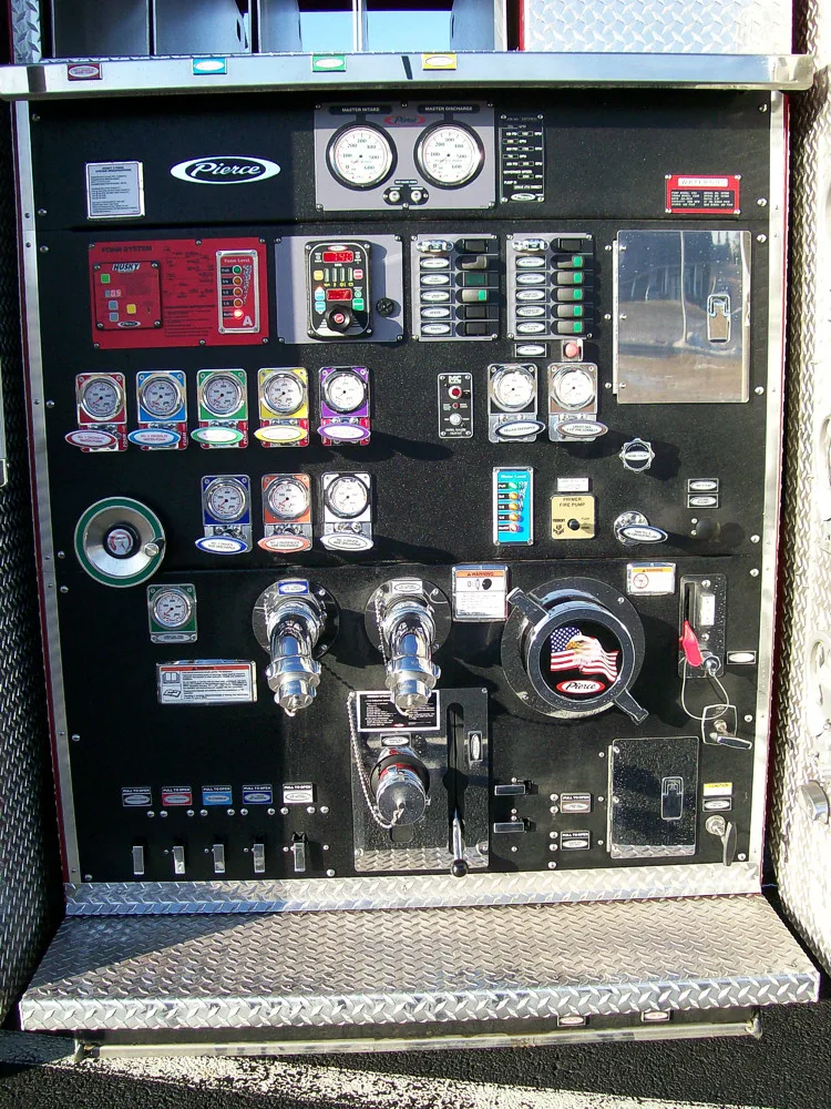 Pierce Saber exterior view, photo 23 of 25