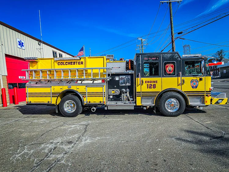 Pierce Enforcer Pumper exterior view, photo 11 of 32