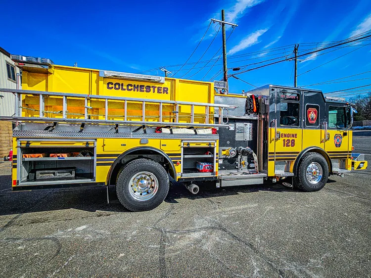 Pierce Enforcer Pumper exterior view, photo 13 of 32