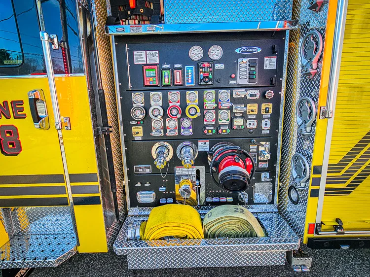 Pierce Enforcer Pumper exterior view, photo 19 of 32