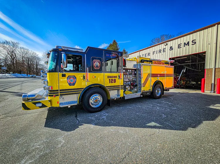 Pierce Enforcer Pumper exterior view, photo 2 of 32