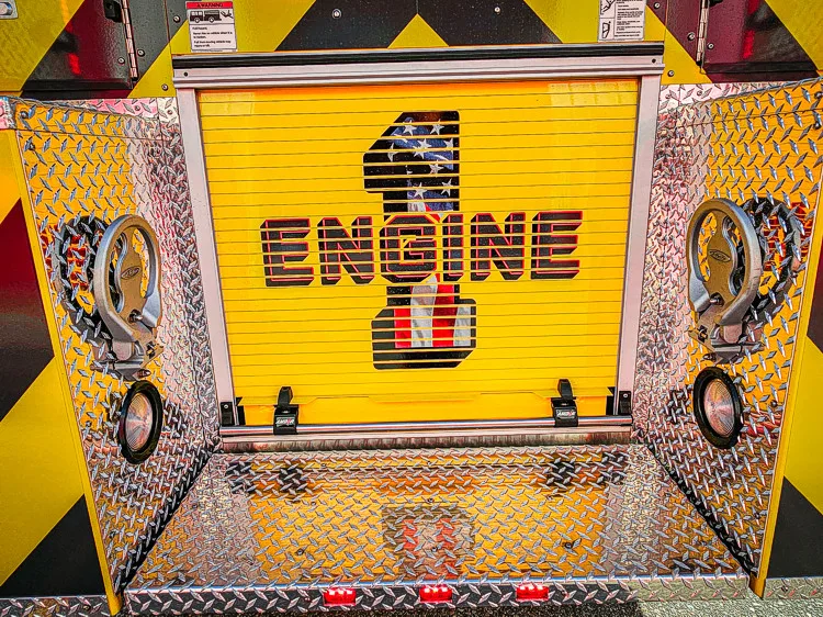 Pierce Enforcer Pumper exterior view, photo 26 of 32