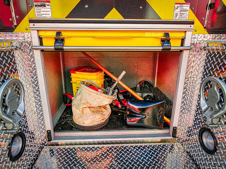 Pierce Enforcer Pumper exterior view, photo 28 of 32