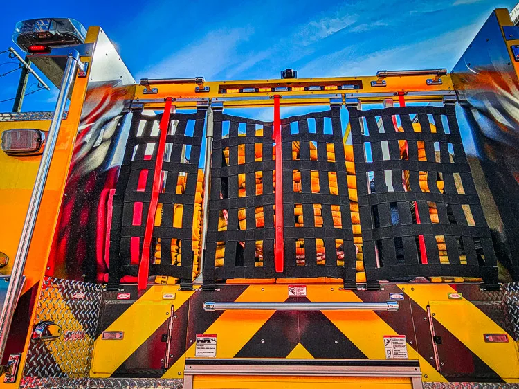 Pierce Enforcer Pumper exterior view, photo 29 of 32