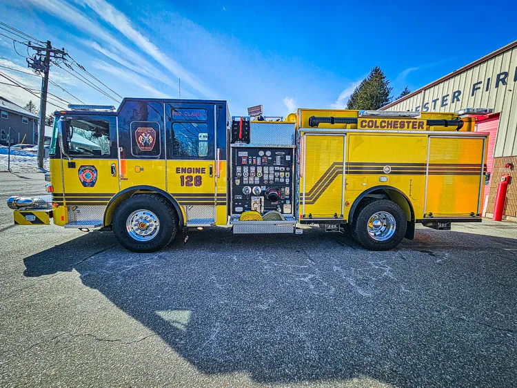 Pierce Enforcer Pumper exterior view, photo 3 of 32