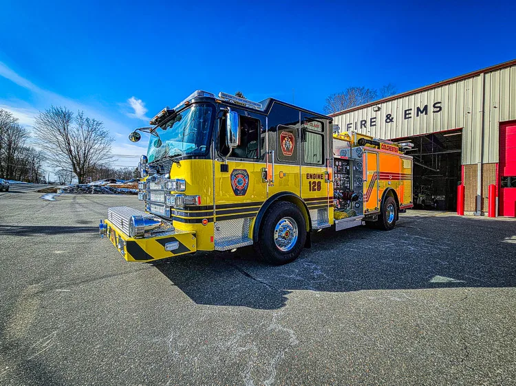 Pierce Enforcer Pumper exterior view, photo 4 of 32
