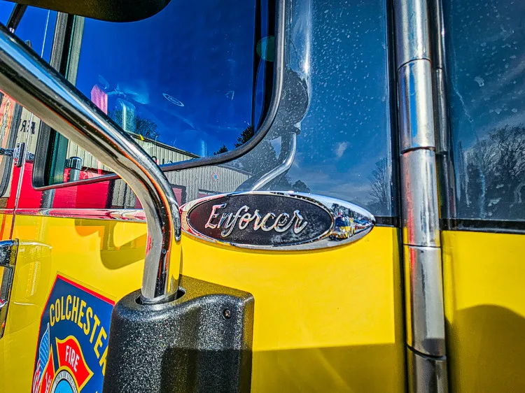 Pierce Enforcer Pumper exterior view, photo 9 of 32