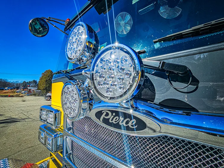 Pierce Enforcer Pumper exterior view, photo 13 of 65