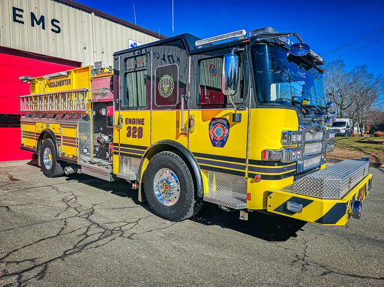 Pierce Enforcer Pumper exterior view, photo 2 of 65