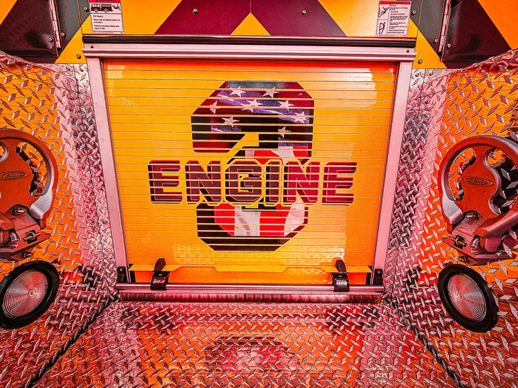 Pierce Enforcer Pumper exterior view, photo 22 of 65