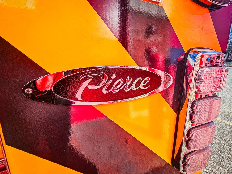 Pierce Enforcer Pumper exterior view, photo 23 of 65