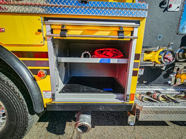 Pierce Enforcer Pumper exterior view, photo 25 of 65