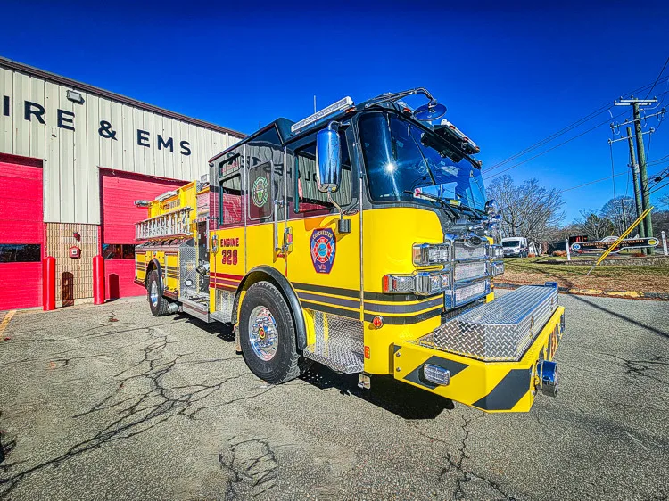 Pierce Enforcer Pumper exterior view, photo 38 of 65