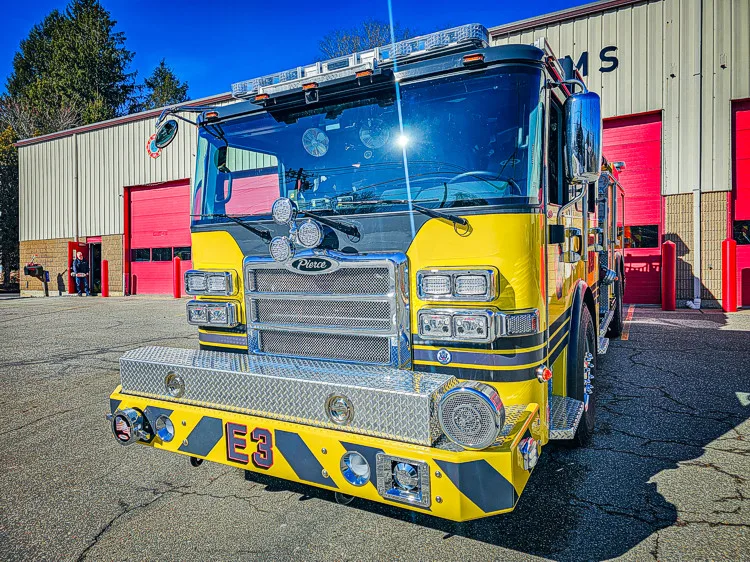 Pierce Enforcer Pumper exterior view, photo 4 of 65
