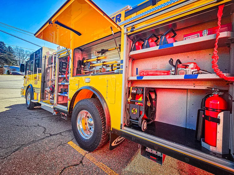 Pierce Enforcer Pumper exterior view, photo 44 of 65