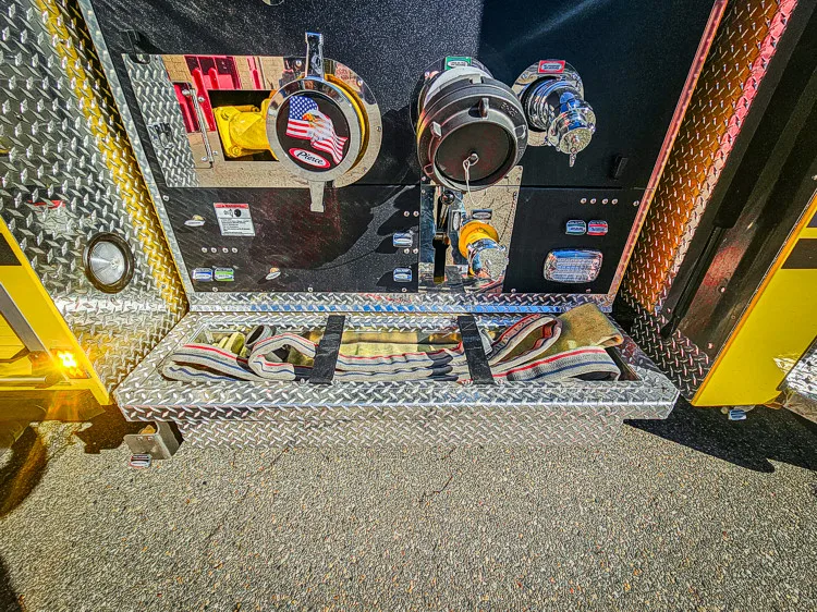 Pierce Enforcer Pumper exterior view, photo 63 of 65