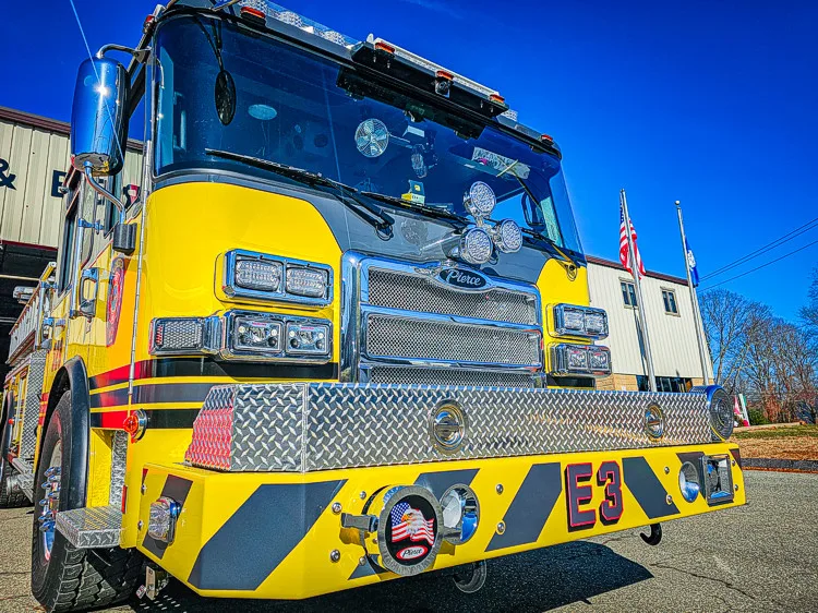 Pierce Enforcer Pumper exterior view, photo 65 of 65