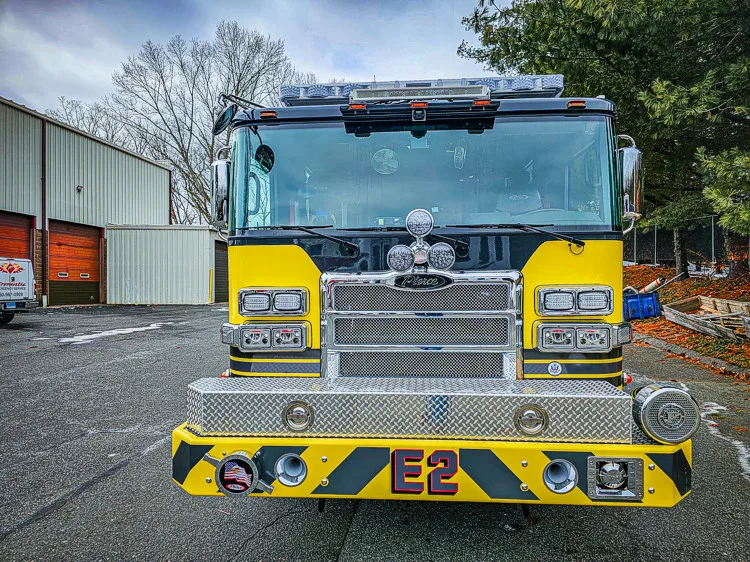 Pierce Enforcer Pumper exterior view, photo 10 of 46