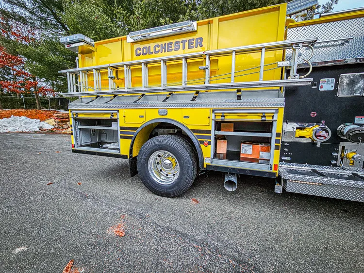 Pierce Enforcer Pumper exterior view, photo 12 of 46